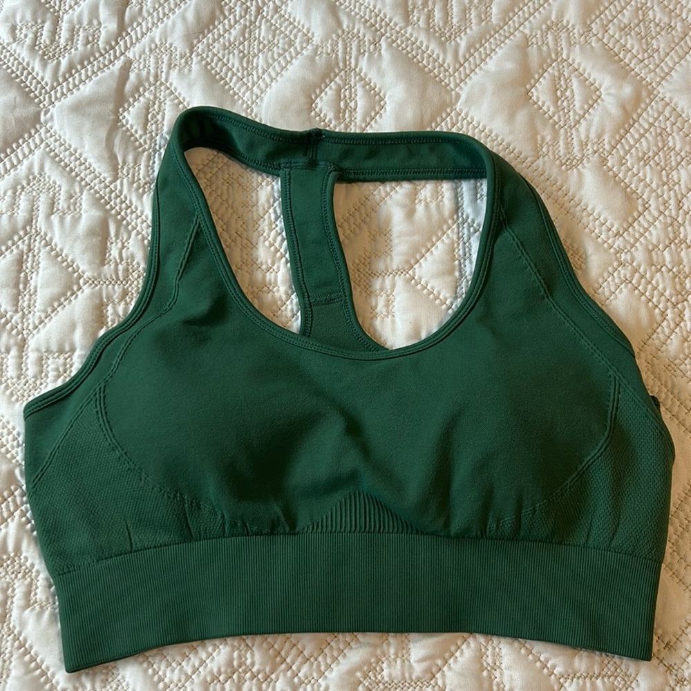 Ilus label seamlux sports bra